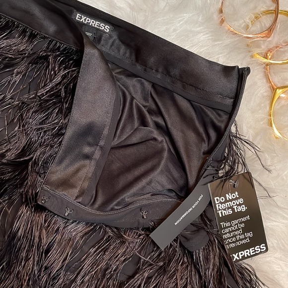 Express Ostrich Feathered Skirt - Picture 5 of 14